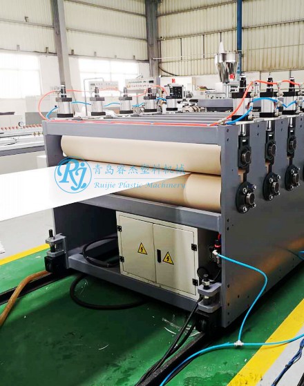 PP中空格子板生產線