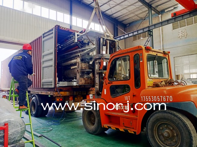 火爆了！！！國內(nèi)外很受歡迎的pvc仿大理石板生產(chǎn)線裝柜發(fā)貨中。。。